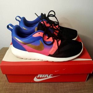 Nike Rosherun Sunset Womens HYP PRM QS - 677308 002 Size 5.5